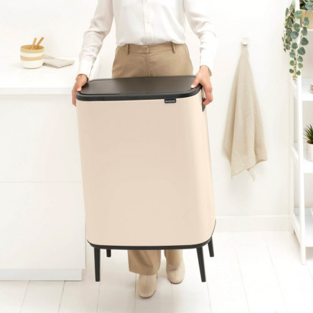 Κάδος απορριμμάτων Brabantia Bo Touch Hi 1010457, 60 λίτρα, Πλευρικές λαβές μεταφοράς, Ρυθμιζόμενα πόδια, Μπεζ