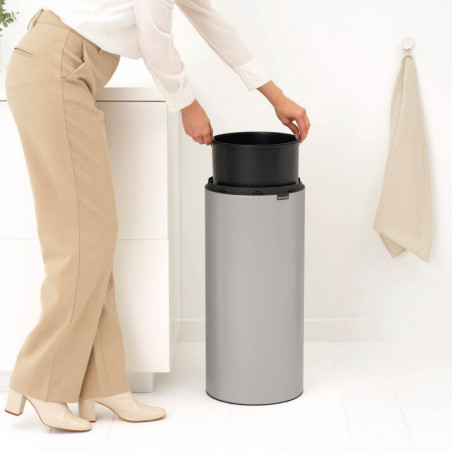 Κάδος απορριμμάτων Brabantia Touch Bin New 1010459, 30 λίτρα, Αθόρυβο και ομαλό κλείσιμο, Ανοιχτό γκρι