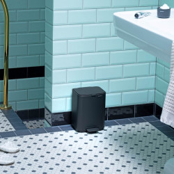 Κάδος απορριμμάτων Brabantia Bo Pedal 1010131, 4 λίτρα, Απαλό κλείσιμο, Αντιολισθητική βάση, Ορυκτή επίστρωση, Σκούρο γκρι