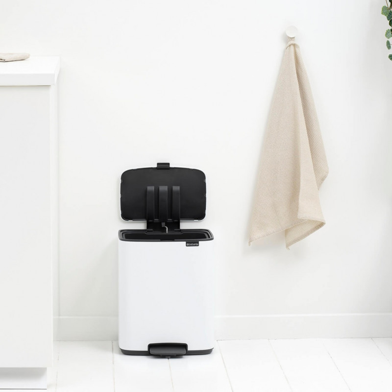Κάδος απορριμμάτων Brabantia Bo Pedal 1010119, 12 λίτρα, Απαλό κλείσιμο, Αντιολισθητική βάση, Λευκό