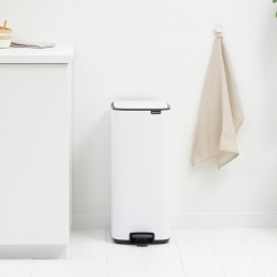 Κάδος απορριμμάτων Brabantia Bo Pedal 1010120, 30 λίτρα, Απαλό κλείσιμο, Αντιολισθητική βάση, Λευκό