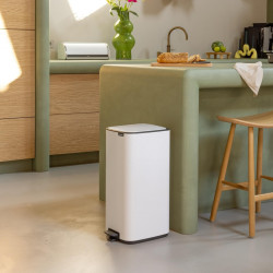 Κάδος απορριμμάτων Brabantia Bo Pedal 1010120, 30 λίτρα, Απαλό κλείσιμο, Αντιολισθητική βάση, Λευκό