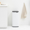 Κάδος απορριμμάτων Brabantia Bo Touch 1010121, 30 λίτρα, Ομαλό και αθόρυβο άνοιγμα, Μεγάλο άνοιγμα, Λευκό