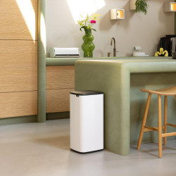 Κάδος απορριμμάτων Brabantia Bo Touch 1010121, 30 λίτρα, Ομαλό και αθόρυβο άνοιγμα, Μεγάλο άνοιγμα, Λευκό