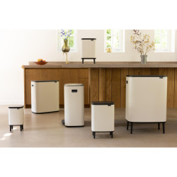 Κάδος απορριμμάτων Brabantia Bo Touch Hi 1010457, 60 λίτρα, Πλευρικές λαβές μεταφοράς, Ρυθμιζόμενα πόδια, Μπεζ