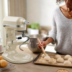 Μίξερ KitchenAid Artisan 5KSM70SHXEAC σε χρώμα Almond cream, 375 W, 6,6 λίτρα, 11 ταχύτητες, 67 σημεία επαφής, Ανύψωση του κάδου, Ειδική ταχύτητα «Fold», Flex Edge, Κρέμα