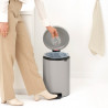 Κάδος απορριμμάτων με πεντάλ Brabantia NewIcon 1010441, 20 λίτρα, Απαλό κλείσιμο, Αντιολισθητική βάση, Ανοιχτό γκρι