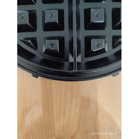 Μεταχειρισμένος: Συσκευή για βάφλες 3σε1 Russell Hobbs Fiesta 24620-56, 900w, Ανταλλακτικές πλάκες, Καπάκι ασφαλείας με αυτόματο κλείδωμα, Μπορντό/Μαύρο χρώμα