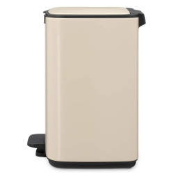 Κάδος απορριμμάτων Brabantia Bo Pedal 1010077, 7 λίτρα, Απαλό κλείσιμο, Βάση με ελαστικό επένδυση, Μπεζ