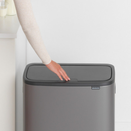 Κάδος απορριμμάτων Brabantia Bo Touch 1001271, 2x30 λίτρα, Ομαλό και αθόρυβο άνοιγμα, Μεγάλο άνοιγμα, Σκούρο γκρι
