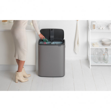 Κάδος απορριμμάτων Brabantia Bo Touch 1001271, 2x30 λίτρα, Ομαλό και αθόρυβο άνοιγμα, Μεγάλο άνοιγμα, Σκούρο γκρι