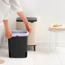 Κάδος απορριμμάτων Brabantia Bo Small Hi 1010462, 12 λίτρα, Ομαλό και αθόρυβο άνοιγμα, Αντιολισθητική βάση, Μπεζ