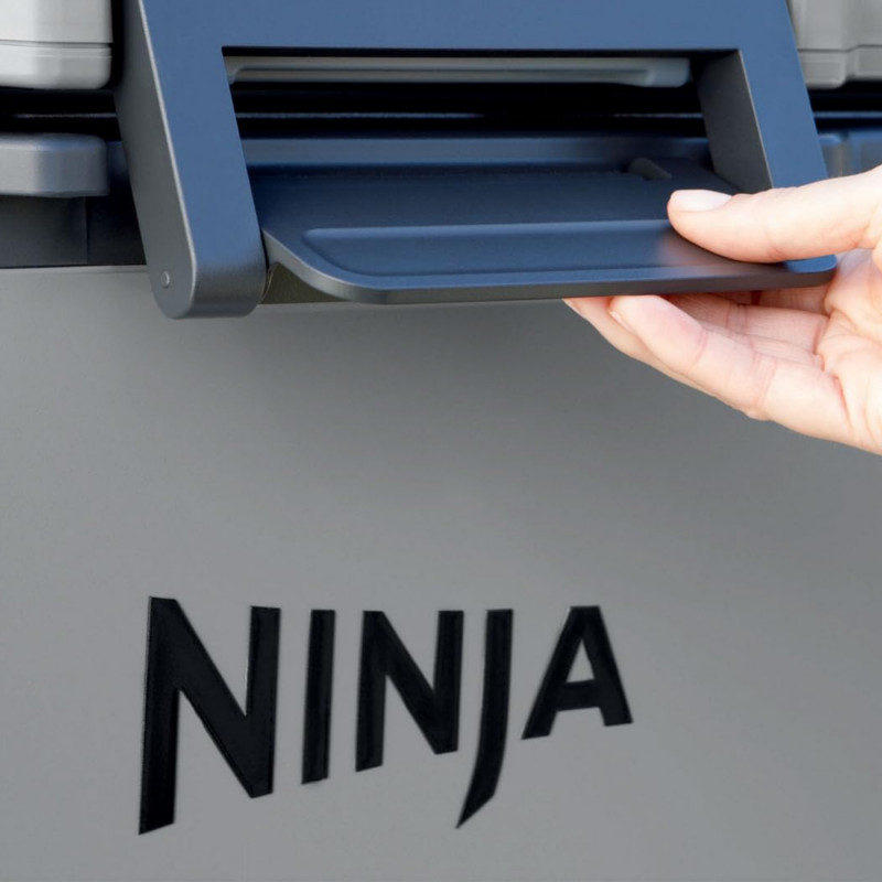 Ψυκτική θήκη Ninja FrostVault FB230EUGY, 28 λίτρα, Παθητική ψύξη, χωρητικότητα 48 κουτιών, Διατηρεί τον πάγο έως και 5 ημέρες, Ξηρό διαμέρισμα, Ρόδες, Γκρι