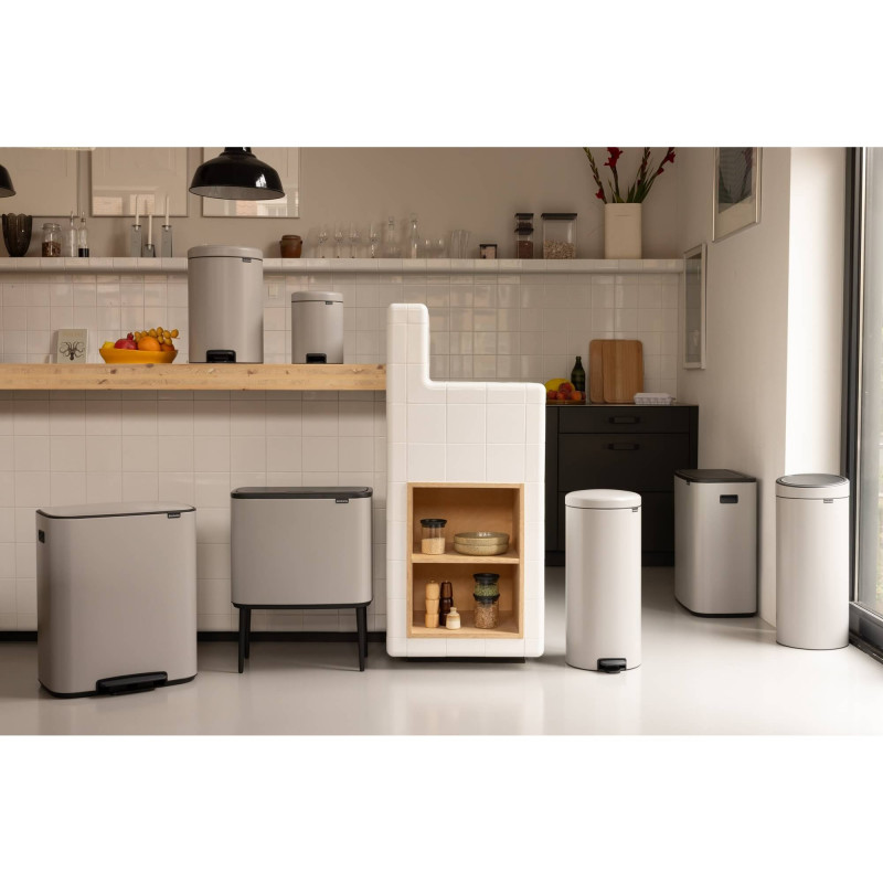 Κάδος απορριμμάτων με πεντάλ Brabantia NewIcon 1010434, 5 λ, Απαλό κλείσιμο, Αντιολισθητική βάση, Ανοιχτό γκρι