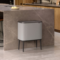 Κάδος απορριμμάτων Brabantia Bo Touch 1010451, 36 λίτρα, Ομαλό και αθόρυβο άνοιγμα, Μεγάλο άνοιγμα, Ανοιχτό γκρι