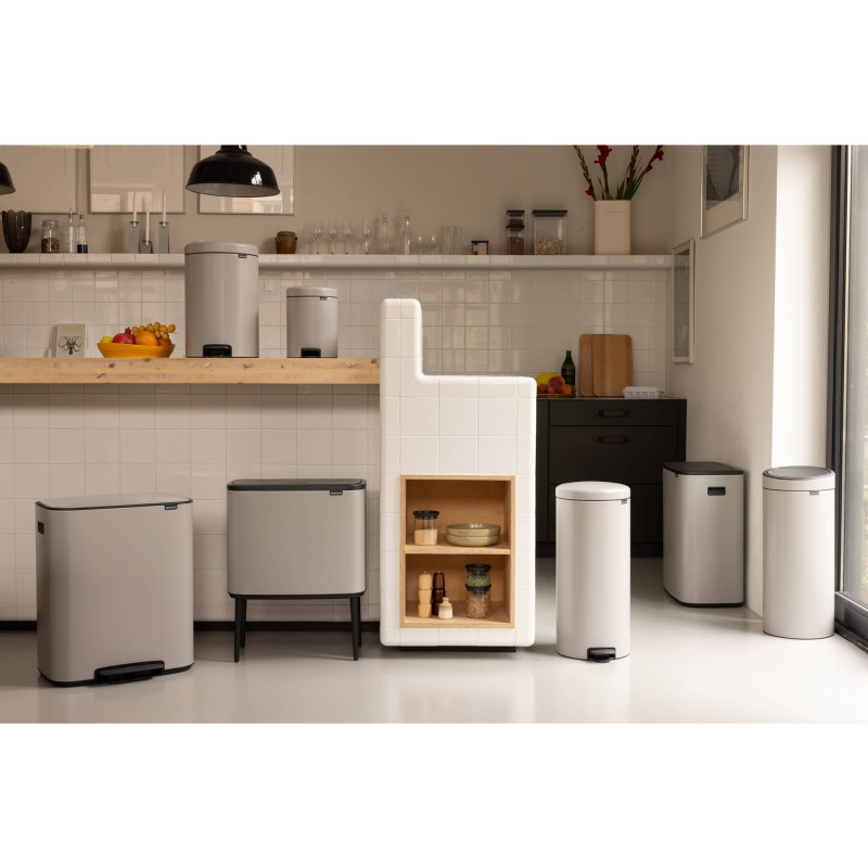 Κάδος απορριμμάτων Brabantia Bo Touch 1010455, 60 λίτρα, Ομαλό και αθόρυβο άνοιγμα, Μεγάλο άνοιγμα, Ανοιχτό γκρι