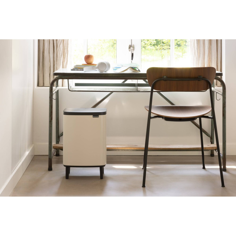 Κάδος απορριμμάτων Brabantia Bo Small Hi 1010462, 12 λίτρα, Ομαλό και αθόρυβο άνοιγμα, Αντιολισθητική βάση, Μπεζ