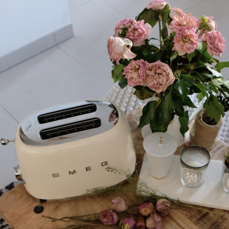 Τοστιέρα SMEG 50's Style TSF01CREU, 950 W, 2 φέτες, 6 επίπεδα, Δοχείο για ψίχουλα, Ενσωματωμένο καλώδιο, Ανοξείδωτο ατσάλι, Κρεμ
