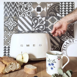 Τοστιέρα SMEG 50's Style TSF01CREU, 950 W, 2 φέτες, 6 επίπεδα, Δοχείο για ψίχουλα, Ενσωματωμένο καλώδιο, Ανοξείδωτο ατσάλι, Κρεμ