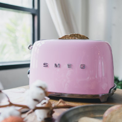 Τοστιέρα SMEG 50's Style TSF01PKEU, 950 W, 2 φέτες, 6 επίπεδα, Δίσκος για ψίχουλα, Ενσωματωμένο καλώδιο, Ανοξείδωτο ατσάλι, Ροζ