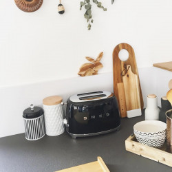 Τοστιέρα SMEG 50's Style TSF01BLEU, 950 W, 2 φέτες, 6 επίπεδα, Δίσκος για ψίχουλα, Ενσωματωμένο καλώδιο, Ανοξείδωτο ατσάλι, Μαύρο