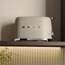Τοστιέρα SMEG 50's Style TSF01MLMEU, 950 W, 2 φέτες, 6 επίπεδα, Δίσκος για ψίχουλα, Ενσωματωμένο καλώδιο, Ανοξείδωτο ατσάλι, Μπεζ