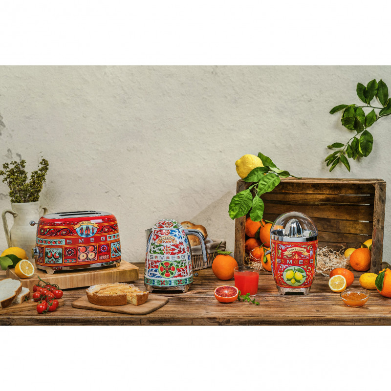 Ηλεκτρική κανάτα SMEG Dolce & Gabbana KLF03DGEU, 2400 W, 1,7 λ, βάση 360°, γυαλιστερό φινίρισμα, πολύχρωμη