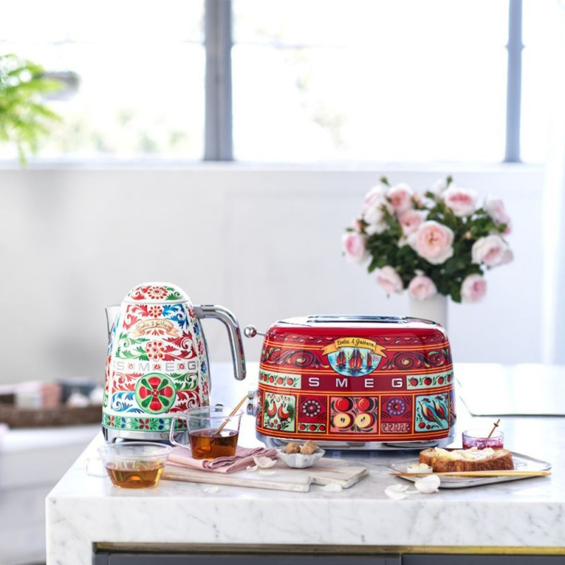 Ηλεκτρική κανάτα SMEG Dolce & Gabbana KLF03DGEU, 2400 W, 1,7 λ, βάση 360°, γυαλιστερό φινίρισμα, πολύχρωμη