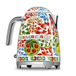 Ηλεκτρική κανάτα SMEG Dolce & Gabbana KLF03DGEU, 2400 W, 1,7 λ, βάση 360°, γυαλιστερό φινίρισμα, πολύχρωμη