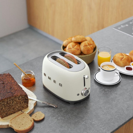 Τοστιέρα SMEG 50's Style TSF01WHMEU, 950 W, 2 φέτες, 6 επίπεδα, Δοχείο για ψίχουλα, Ενσωματωμένο καλώδιο, Ανοξείδωτο ατσάλι, Λευκό ματ