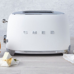 Τοστιέρα SMEG 50's Style TSF01WHMEU, 950 W, 2 φέτες, 6 επίπεδα, Δοχείο για ψίχουλα, Ενσωματωμένο καλώδιο, Ανοξείδωτο ατσάλι, Λευκό ματ