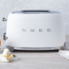 Τοστιέρα SMEG 50's Style TSF01WHMEU, 950 W, 2 φέτες, 6 επίπεδα, Δοχείο για ψίχουλα, Ενσωματωμένο καλώδιο, Ανοξείδωτο ατσάλι, Λευκό ματ