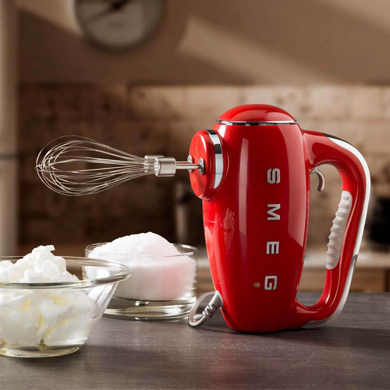 Χειροκίνητο μίξερ SMEG 50's Style HMF01RDEU, 250 W, 9 ταχύτητες, λειτουργία Turbo, κρυφή οθόνη LED, χρονοδιακόπτης, εξαρτήματα, κόκκινο