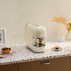 Μηχανή εσπρέσο με κάψουλες SMEG Lavazza A Modo Mio LM200, 1250 W, 10 bar, 0,9 λίτρα, γρήγορη θέρμανση, κρέμα