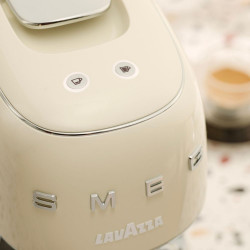 Μηχανή εσπρέσο με κάψουλες SMEG Lavazza A Modo Mio LM200, 1250 W, 10 bar, 0,9 λίτρα, γρήγορη θέρμανση, κρέμα