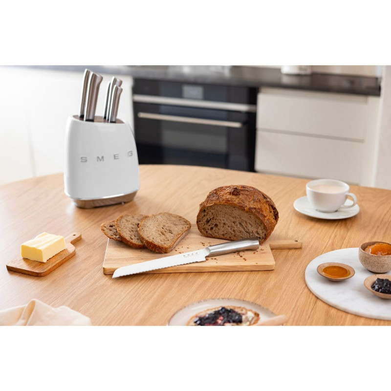 Σετ μαχαιριών με βάση SMEG KBSF02WH, 7 τεμάχια, Λαβές από ξύλο ακακίας, Γερμανικός ανοξείδωτος χάλυβας, Λευκό