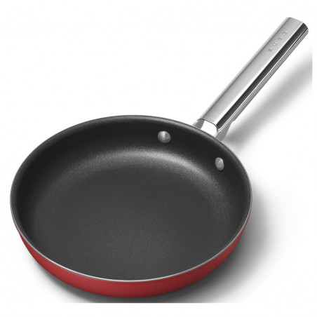 Τηγάνι με καπάκι SMEG CKFF2401RDM, 1,9 λ, Ø24 εκ., Επίστρωση τεφλόν, Έως 250 °C, Χωρίς PFAS, Για επαγωγικές εστίες, Κόκκινο
