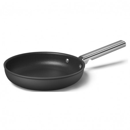 Τηγάνι με καπάκι SMEG CKFF2401BLM, 1,9 λ, Ø24 εκ., Επίστρωση τεφλόν, Έως 250 °C, Χωρίς PFAS, Για επαγωγικές εστίες, Μαύρο
