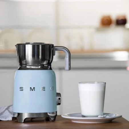 Συσκευή αφρισμού γάλακτος Smeg MFF11PBEU, 500 W, 600 ml, 8 προγράμματα, Αφαιρούμενη κανάτα, Αυτόματη απενεργοποίηση, Παστέλ μπλε