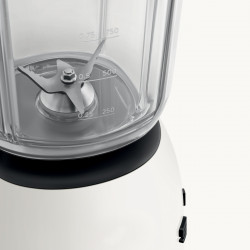 Μπλέντερ Smeg Porsche BLF03PCWEU, 800 W, 1,5 λ, 18.000 σ.α.λ., 4 προγράμματα, 4 ταχύτητες + λειτουργία Pulse, ανοξείδωτο ατσάλι, λευκό
