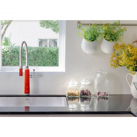 Ημι-επαγγελματική βρύση Smeg MDF50RD, 5 bar, κινητό ακροφύσιο, στόμιο που περιστρέφεται κατά 360°, κόκκινο