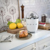 Ηλεκτρική αποχυμωτής εσπεριδοειδών Smeg CJF11WHMEU, 70 W, Σύστημα αποφυγής στάγδην, Αντιολισθητική βάση, Λευκό ματ
