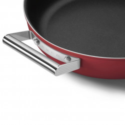 Ρηχή κατσαρόλα με καπάκι Smeg CKFD2811RDM, 28 εκ., 3,7 λίτρα, Αντικολλητική επίστρωση 3 στρωμάτων, Κατάλληλη για φούρνο έως 250 °C, Χωρίς PFAS, Κατάλληλη για επαγωγικές εστίες, Κόκκινη