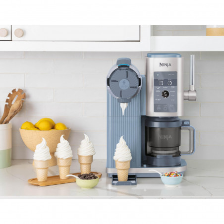 Μηχανή παγωτού 13-σε-1 Ninja CREAMi Scoop & Swirl™ NC702EU, 800 W, 13 προγράμματα, μοχλός 3 θέσεων για χωνάκια, CreamiFit, Creamify, 2 δοχεία 473 ml, Προσαρμογή, Μπλε/Γκρι