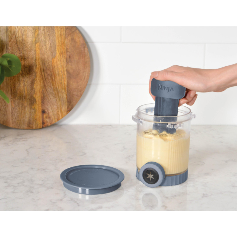 Μηχανή παγωτού 13-σε-1 Ninja CREAMi Scoop & Swirl™ NC702EU, 800 W, 13 προγράμματα, μοχλός 3 θέσεων για χωνάκια, CreamiFit, Creamify, 2 δοχεία 473 ml, Προσαρμογή, Μπλε/Γκρι