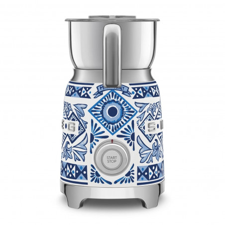 Συσκευή αφρισμού γάλακτος Smeg Dolce & Gabbana MFF01DGBEU, 500 W, 600 ml, Αυτόματη απενεργοποίηση, Χωρίς BPA, Μεσογειακό μπλε