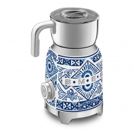 Συσκευή αφρισμού γάλακτος Smeg Dolce & Gabbana MFF01DGBEU, 500 W, 600 ml, Αυτόματη απενεργοποίηση, Χωρίς BPA, Μεσογειακό μπλε