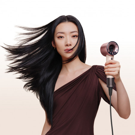 Στεγνωτήρας μαλλιών Dyson HD19 Travel™ 492457-01, 1220 W, 11,6 l/s, 2 ταχύτητες, 3 ρυθμίσεις θερμοκρασίας, Air Multiplier, Έξυπνος έλεγχος θερμοκρασίας, Κεραμικό ροζ/ροζ χρυσό