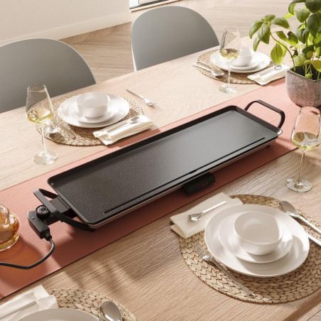 Σχάρα τεπανιάκι Swiss Haus Basel Premium SH-TP70, 1800 W, 70 × 23 εκ., κεραμική επίστρωση, θερμοστάτης, δίσκος συλλογής λίπους, χωρίς BPA και PFAS, μαύρο