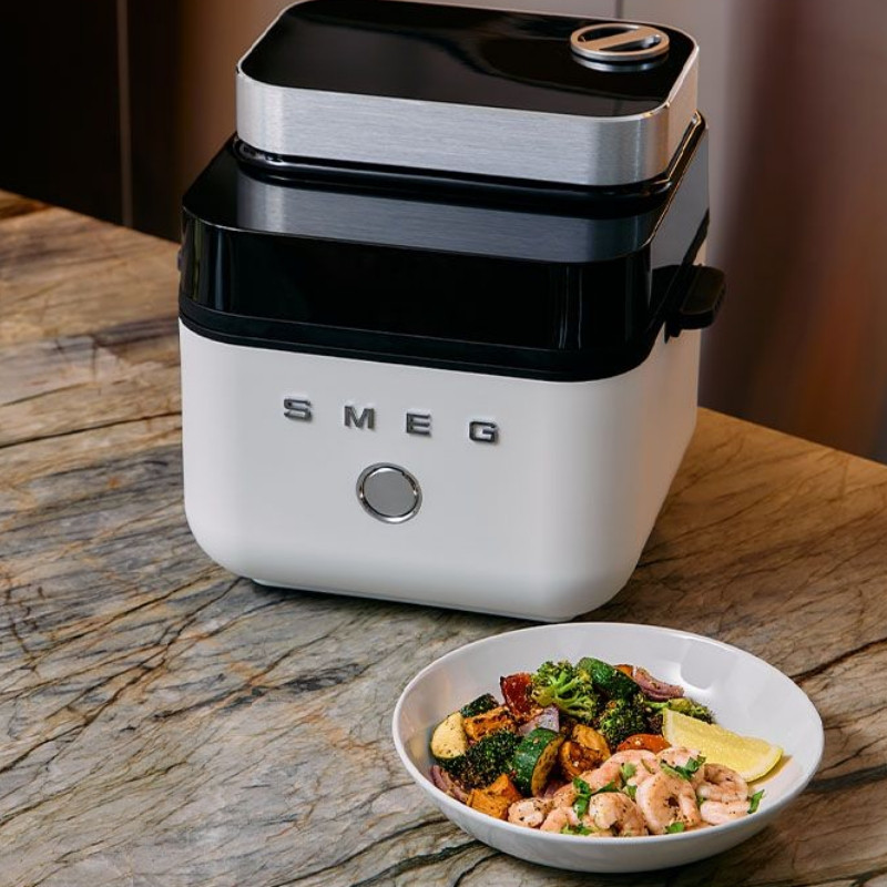 Φριτέζα θερμού αέρα Smeg Collezione AFC01WHMAU, 1450 W, 7,3 λίτρα, 40-200 °C, 7 προγράμματα, Διπλή λειτουργία, Έλεγχος μέσω οθόνης αφής, Χρονοδιακόπτης, LED, Λευκό